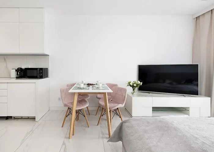 Bel Mare Sunrise Apartment With Balcony & Wellness Zone By Rent Like Home