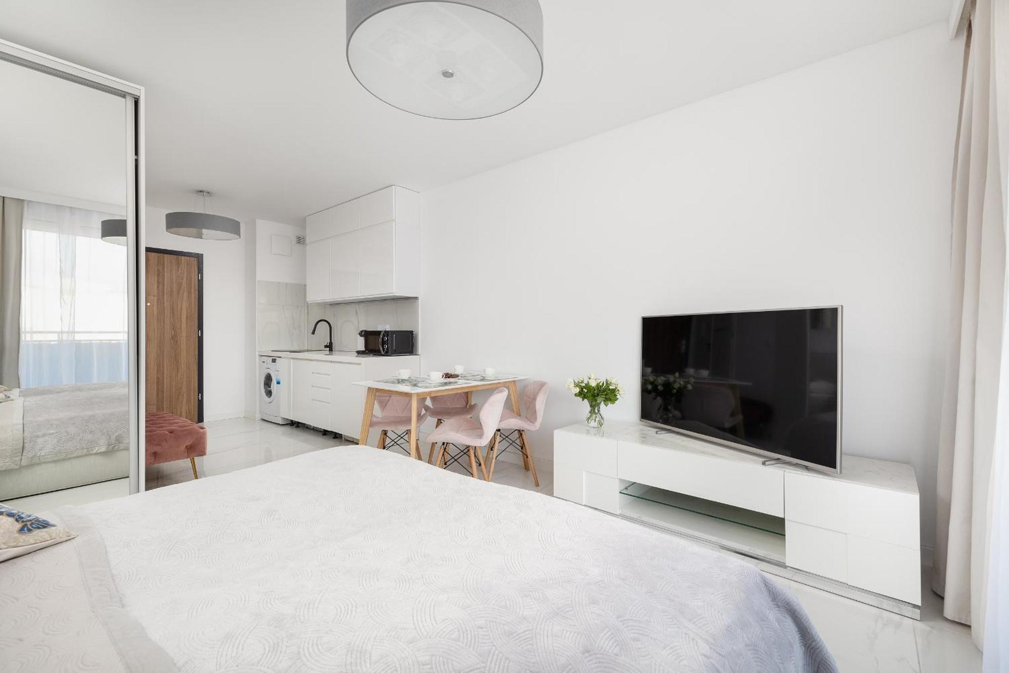 Bel Mare Sunrise With Balcony & Wellness Zone By Rent Like *
